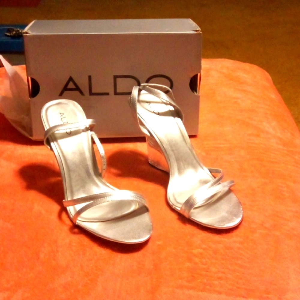 Women Shoes New Never Worn